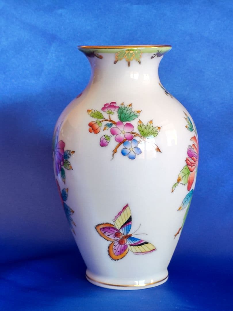 HEREND ヘレンド 【美品】白磁花瓶 花と蝶の装飾