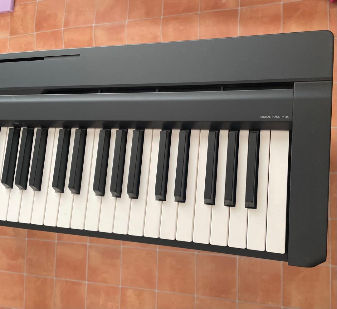 【美品】ヤマハ 電子ピアノ 88鍵盤 黒 P-45B スタンド付き