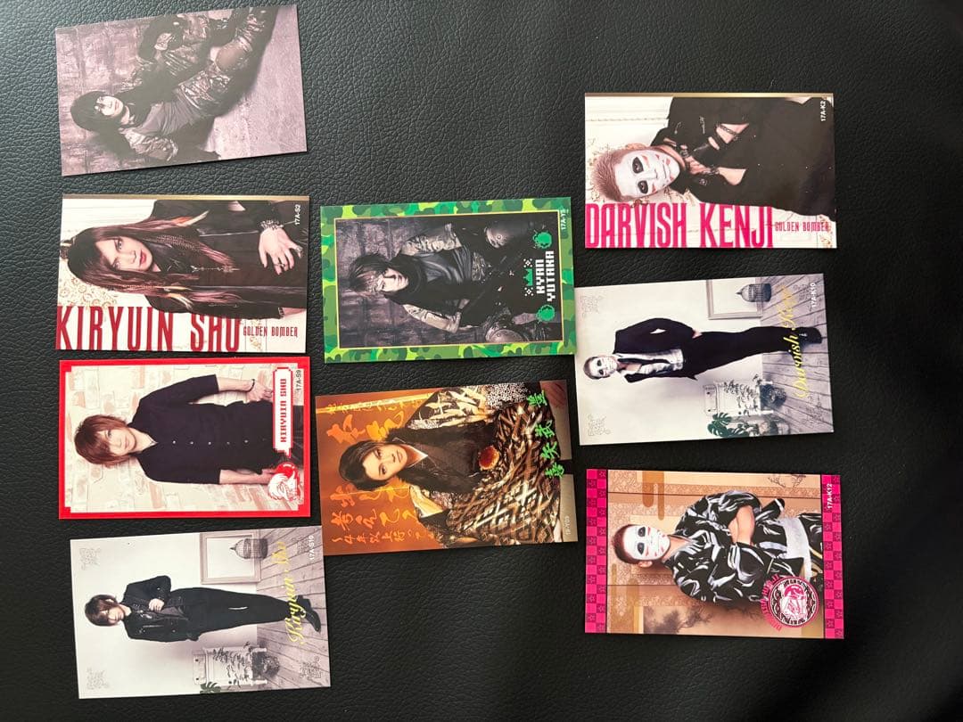 ゴールデンボンバー 金爆 ガチャ トレカ スクラッチ 缶バッジ