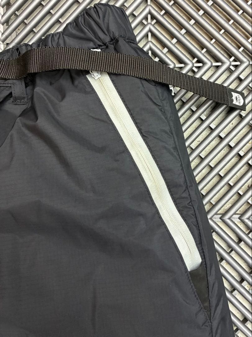 バスブリゲード×ナンガ！オーロラダウンパンツ 760FP！防水！ブラック&グレー