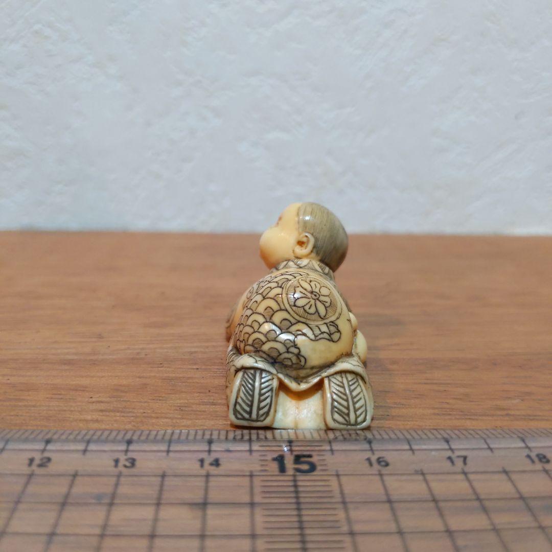 時代提げ物 人物根付 天然素材 在銘【ハイハイ童子】幅約4.8cm 重さ約20ｇ