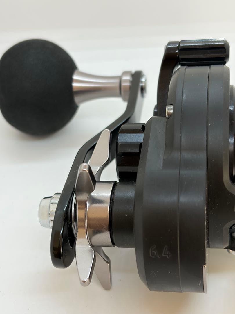 CATALINA 15H ベイトリール 中型 黒