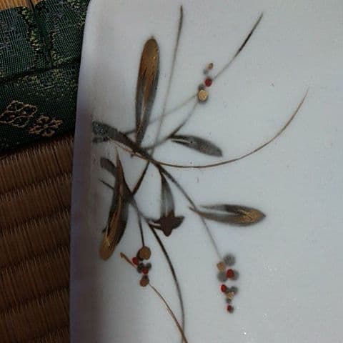 １６５蔵出しさすがたち吉　大皿一枚　白磁の如く輝き手ひねりの温もり