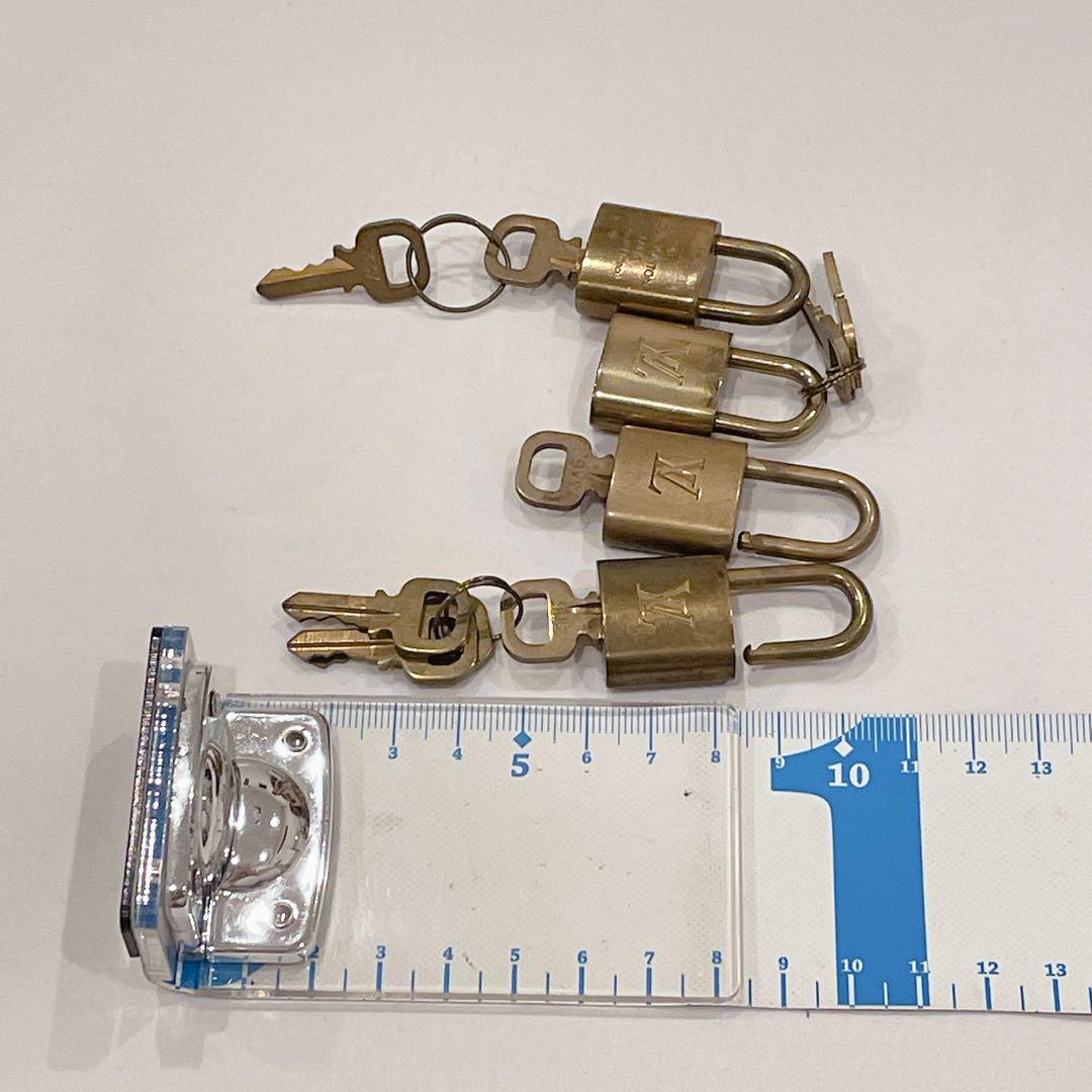 ルイ・ヴィトン 南京錠 4個セット