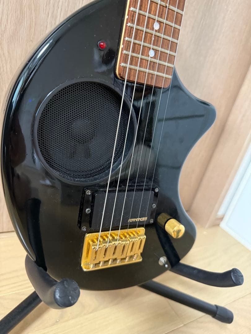 フェルナンデス スピーカー付きエレキギター　ZO-3C