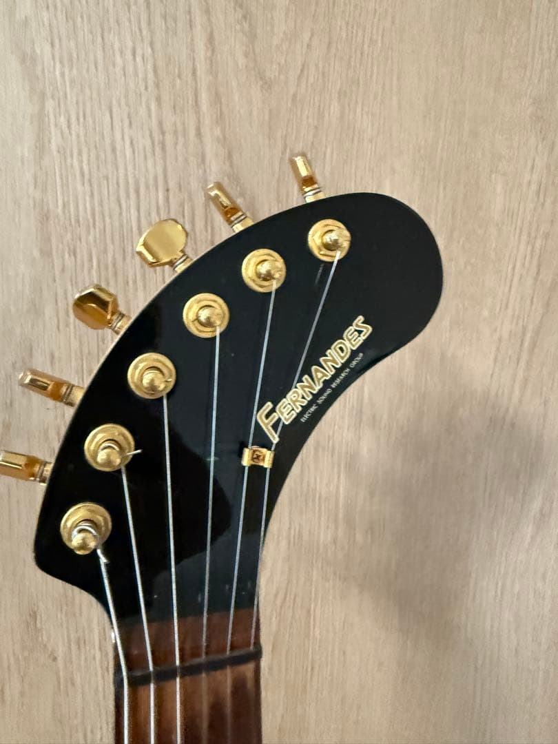 フェルナンデス スピーカー付きエレキギター　ZO-3C