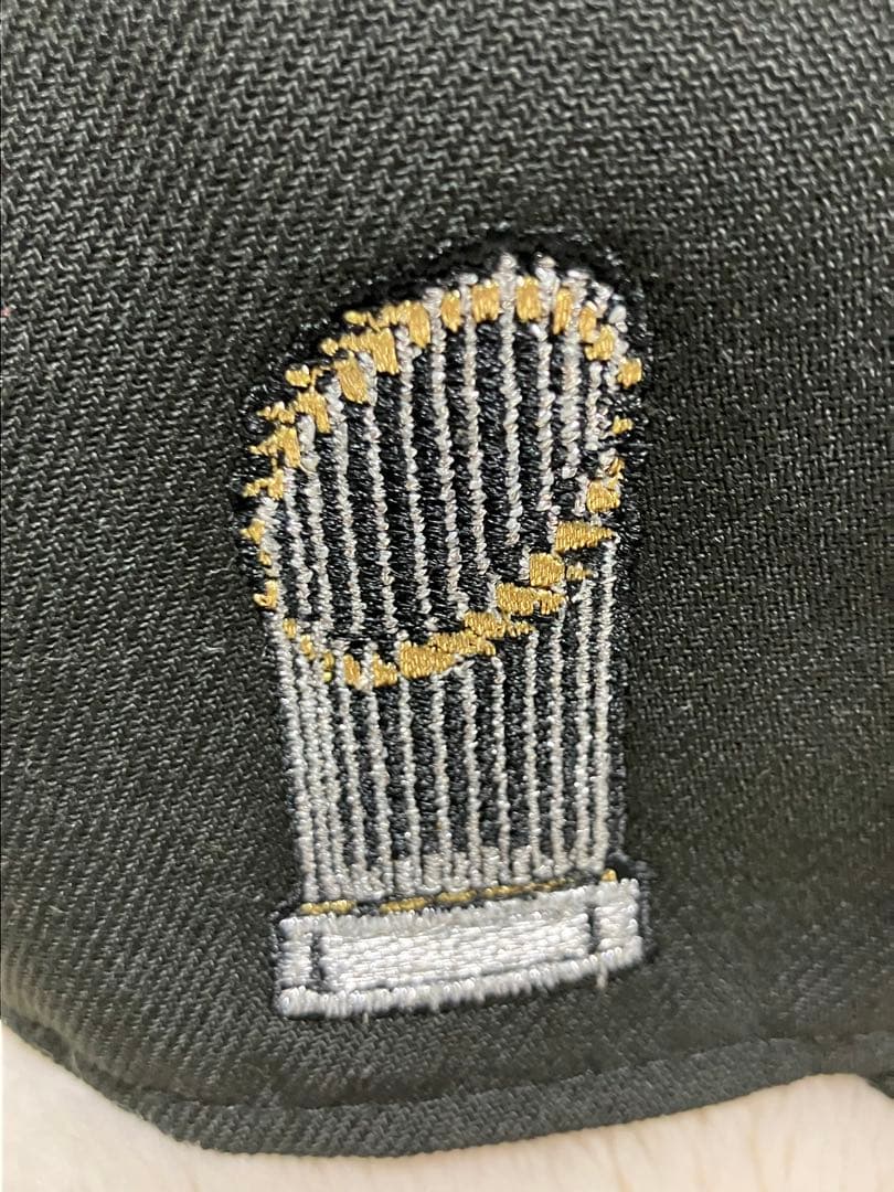 超レアアイテム　デコピン＆大谷サイン刺繍ドジャース2024 チャンピオンキャップ