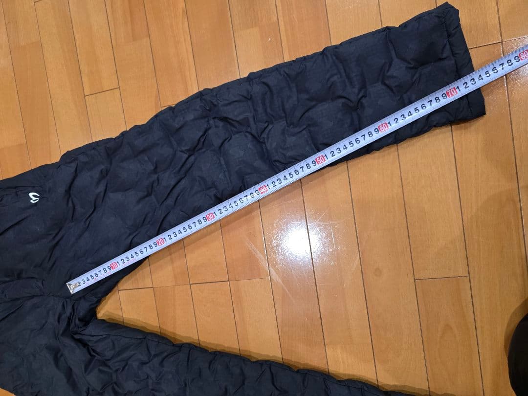 マスターバニー　中綿　ダウン風軽量パンツ 上着セットであります。