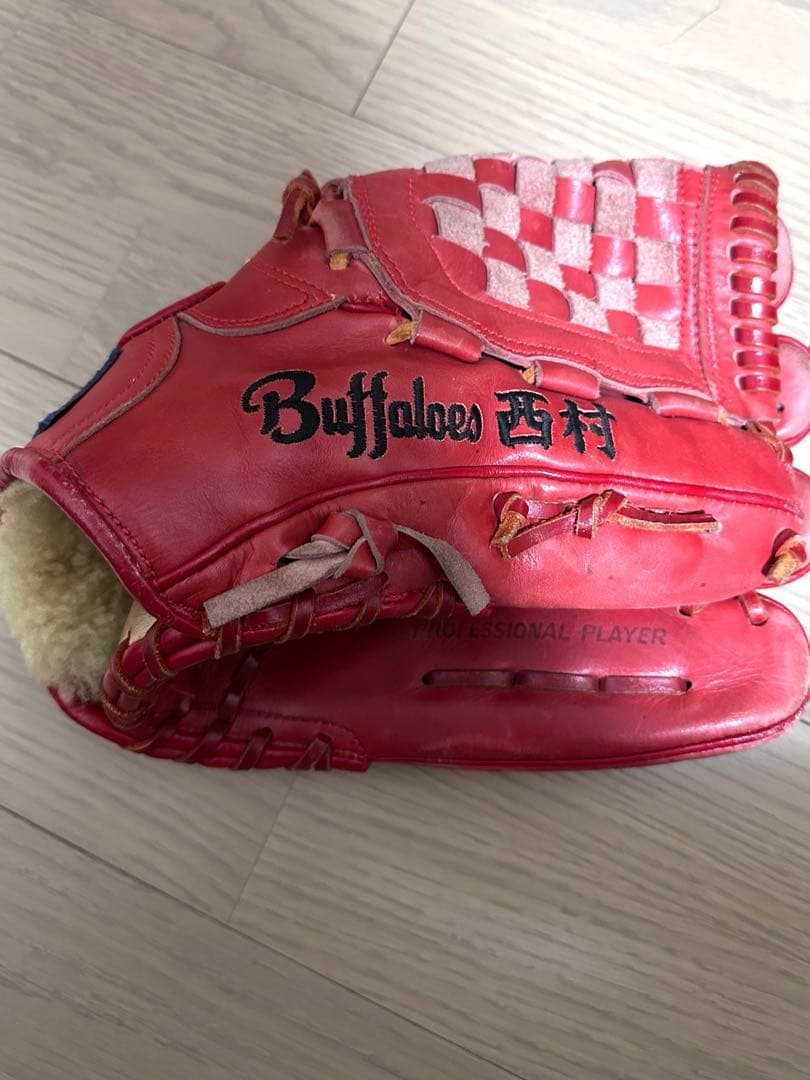 近鉄バッファローズ　西村選手　硬式野球グローブ レッド