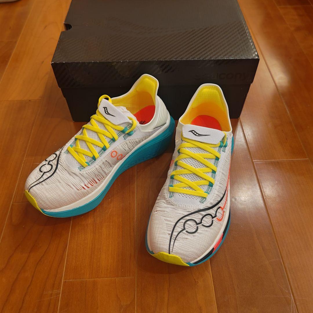 【27.0cm 新品】 サッカニー エンドルフィン エリート2 ランニング