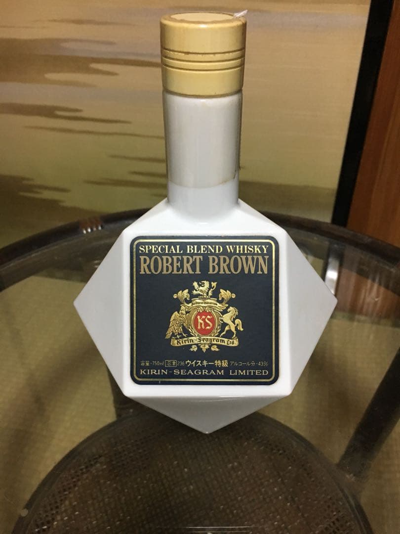 ウイスキー特級ROBELT BROWN