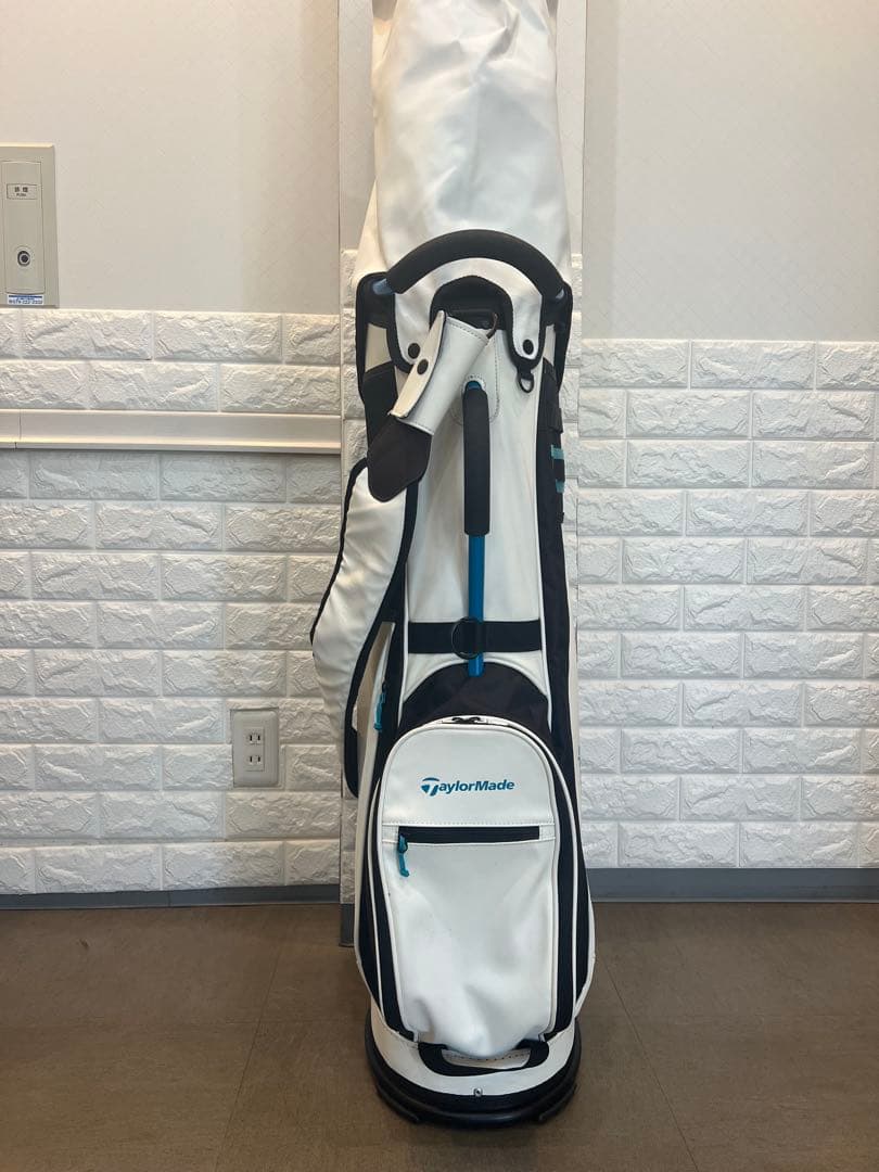 TaylorMade スタンド式キャディバッグ ホワイト/ブラック