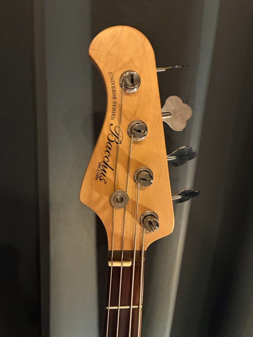 Bacchus Universe Series レフティ　ブラックエレキベース