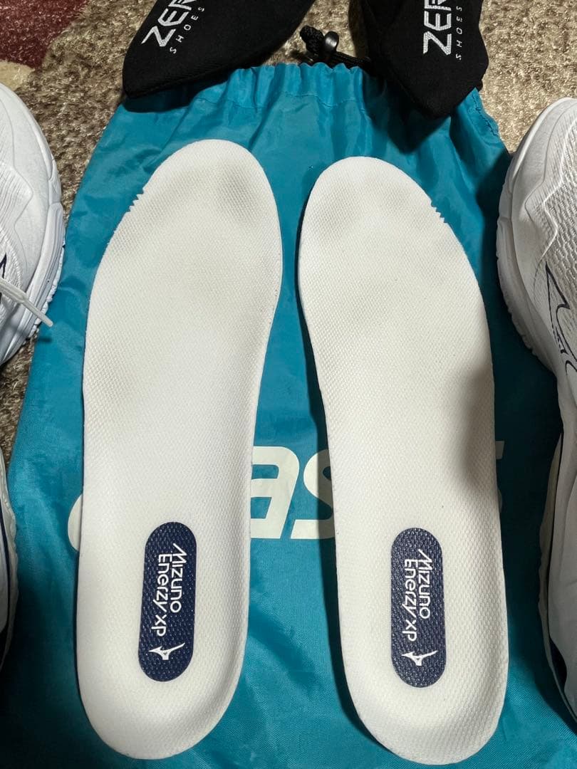 新作バレーボールシューズ箱無し ウエーブライトニング 28cm