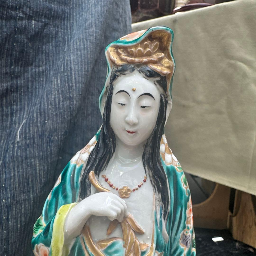 九谷焼観音像　仏様　金彩　色絵　五彩手　仏像　薩摩　微笑んでます！