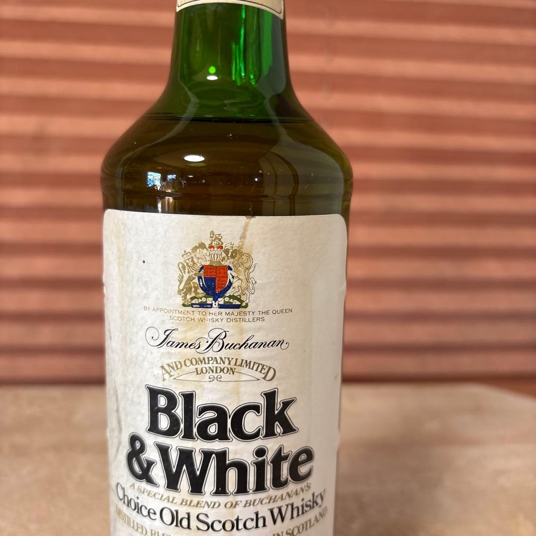 古酒　BLACK & WHITE スコッチウイスキー　750㎖