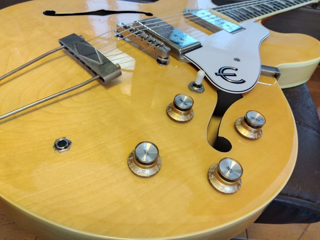 Epiphone Casino Natural （ハードケース付）