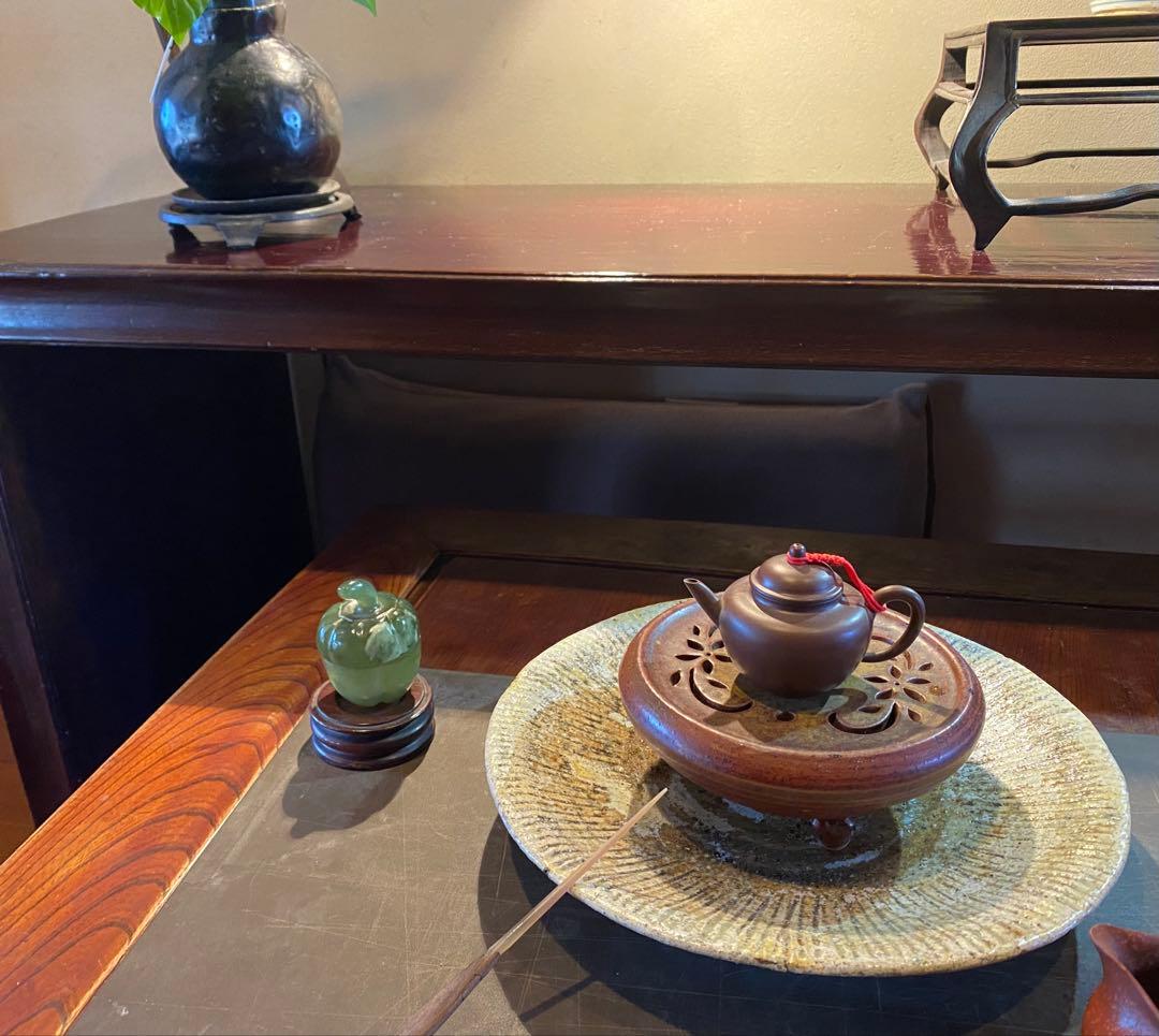 古翡翠 和田玉・鑑賞台付・ヴィンテージ　レア ・オブジェ・鼻煙壺 ・台湾茶器