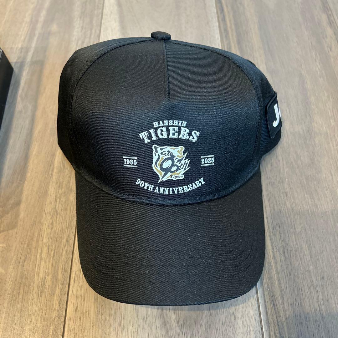 阪神タイガース　100周年記念アイテム（甲子園球場ジオラマ）& 2025CAP