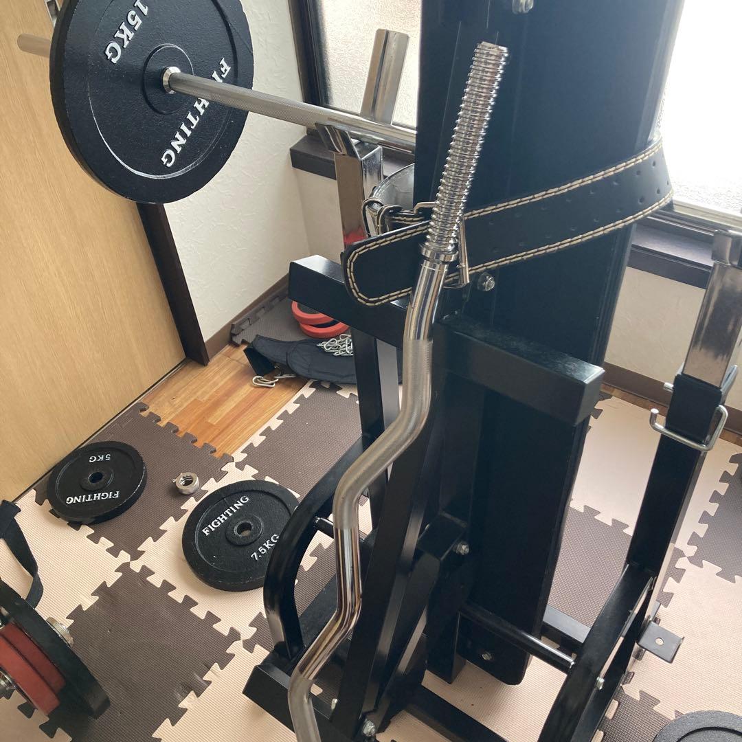 ベンチプレス 、懸垂マシン、防音マット