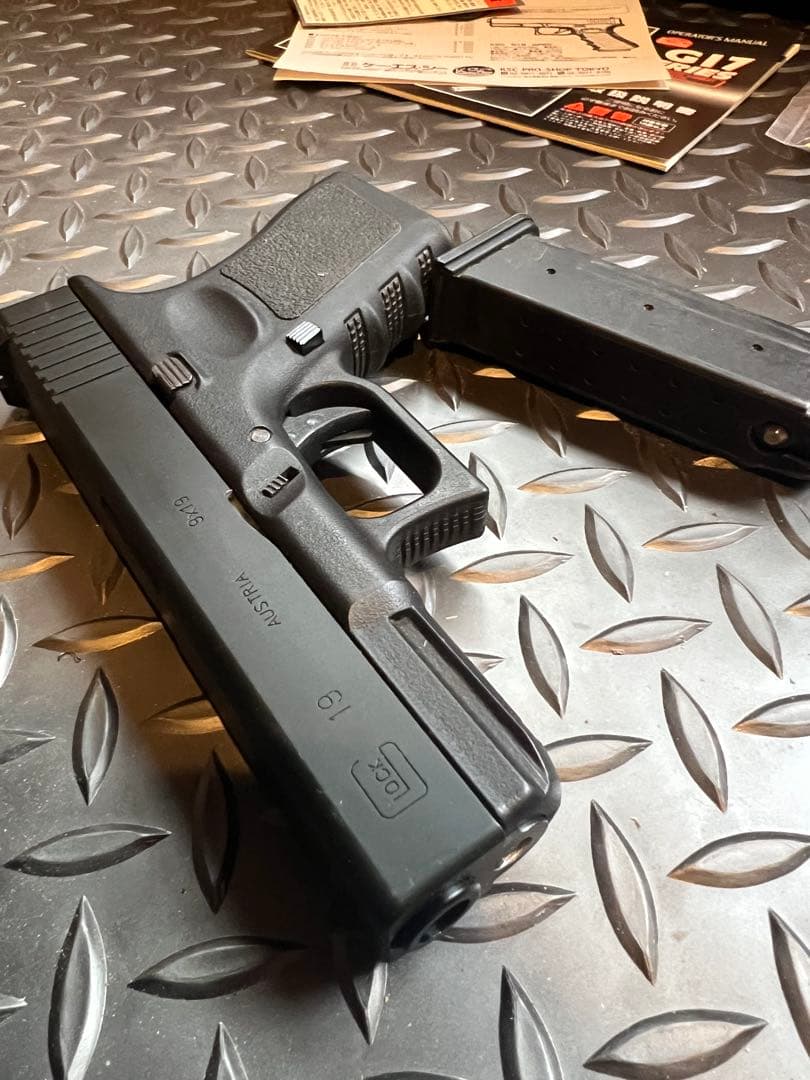 KSC GI9 ガスガン 本体と付属品