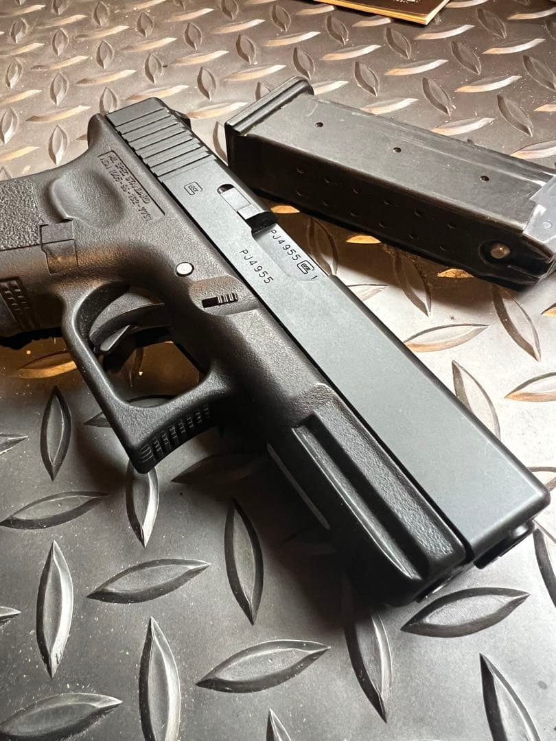 KSC GI9 ガスガン 本体と付属品