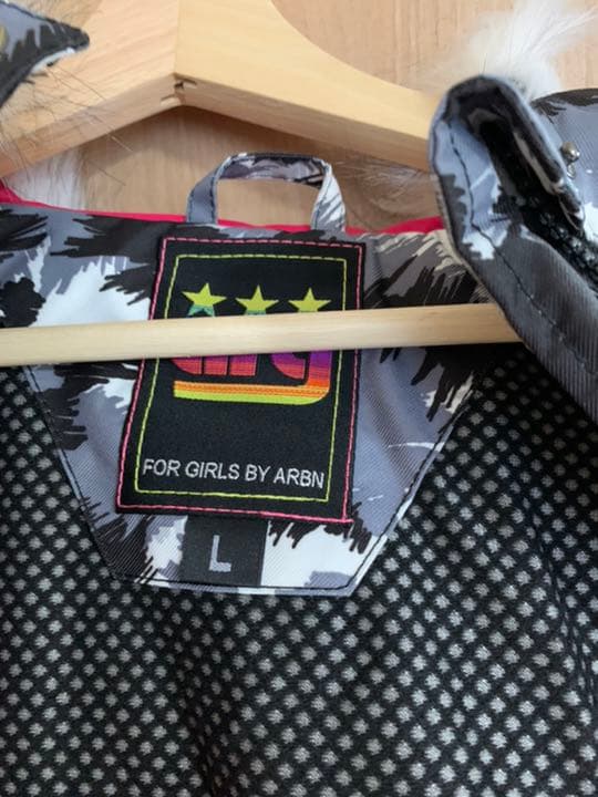 【ARG】 新品　ANIMAL CAMO JACKET レディース スノーボード