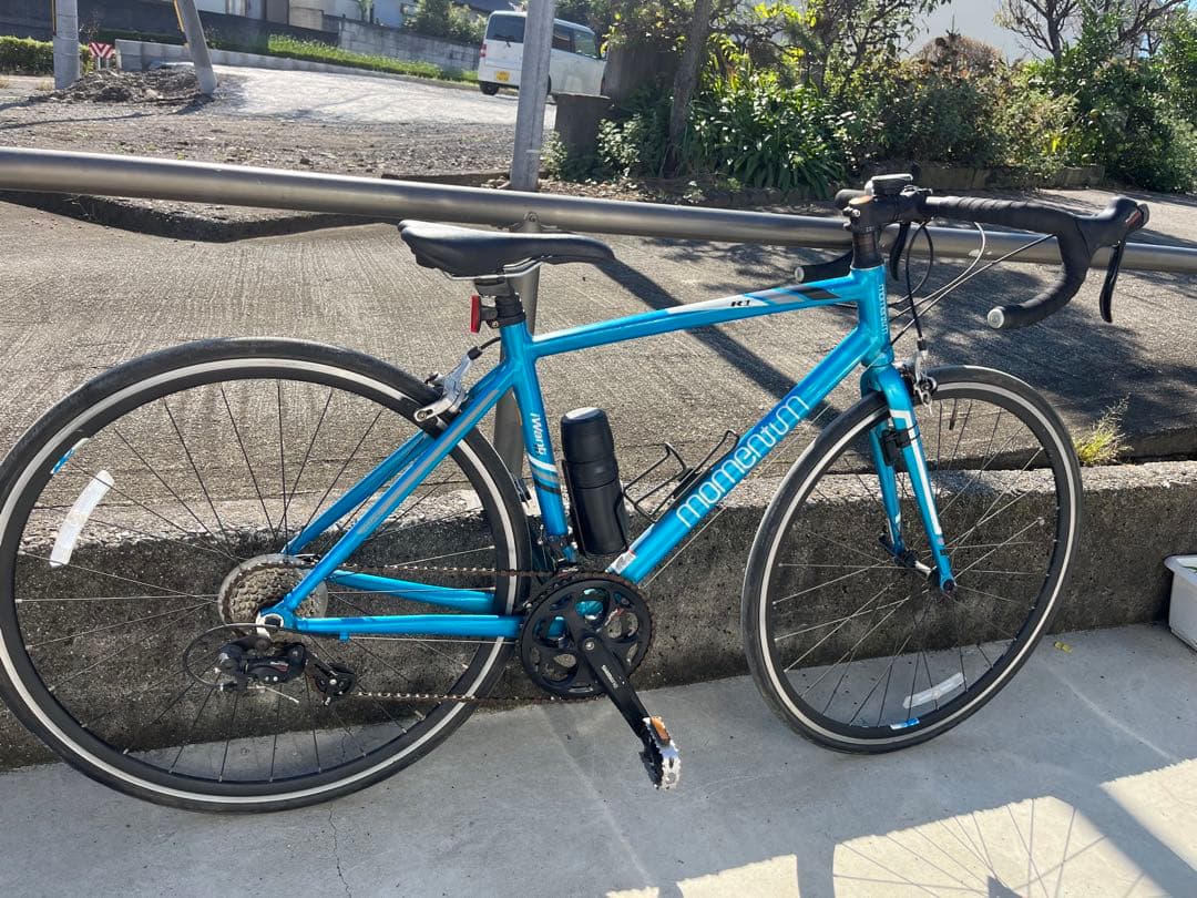 Momentum ロードバイク 青
