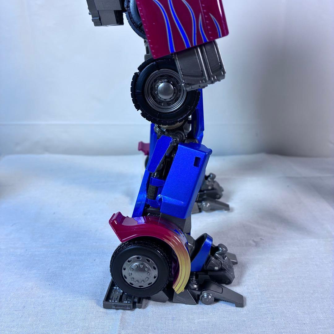 オプティマスプライム似、ネメシスプライム似の大型フィギュア