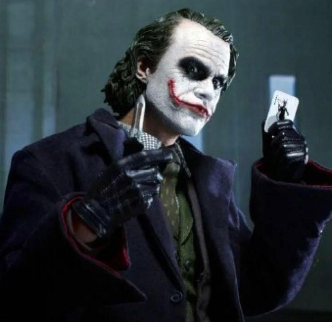 HOT TOYS　1/6 ムービーマスターピース ダークナイト ジョーカー