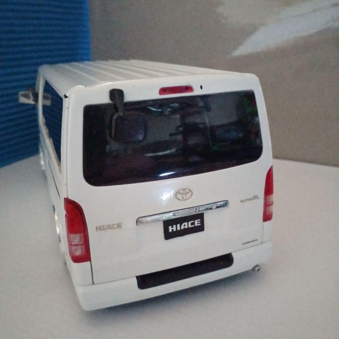 DISMハイエース200 1/24カスタムミニカー