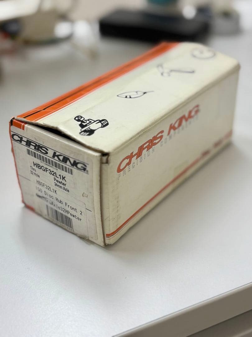 CHRIS KING 24mm スルーアクスルフロントハブ　ピューター