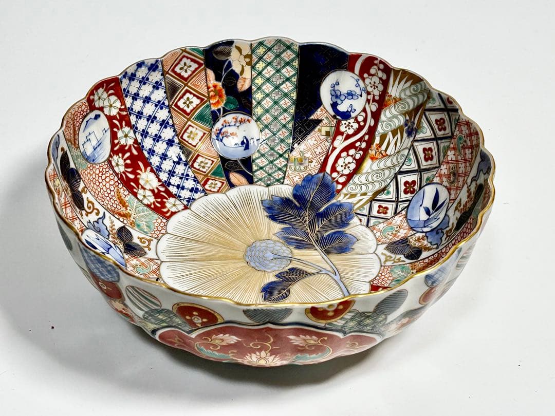 明治 深川製磁 色絵金彩 裏菊文 菊花割鉢 伊万里 有田