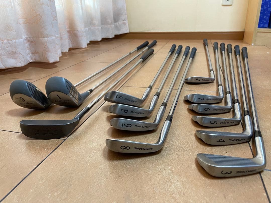 テーラーメイド　キャディバッグ　スタンド　12本セット＋7番　ゴルフセット