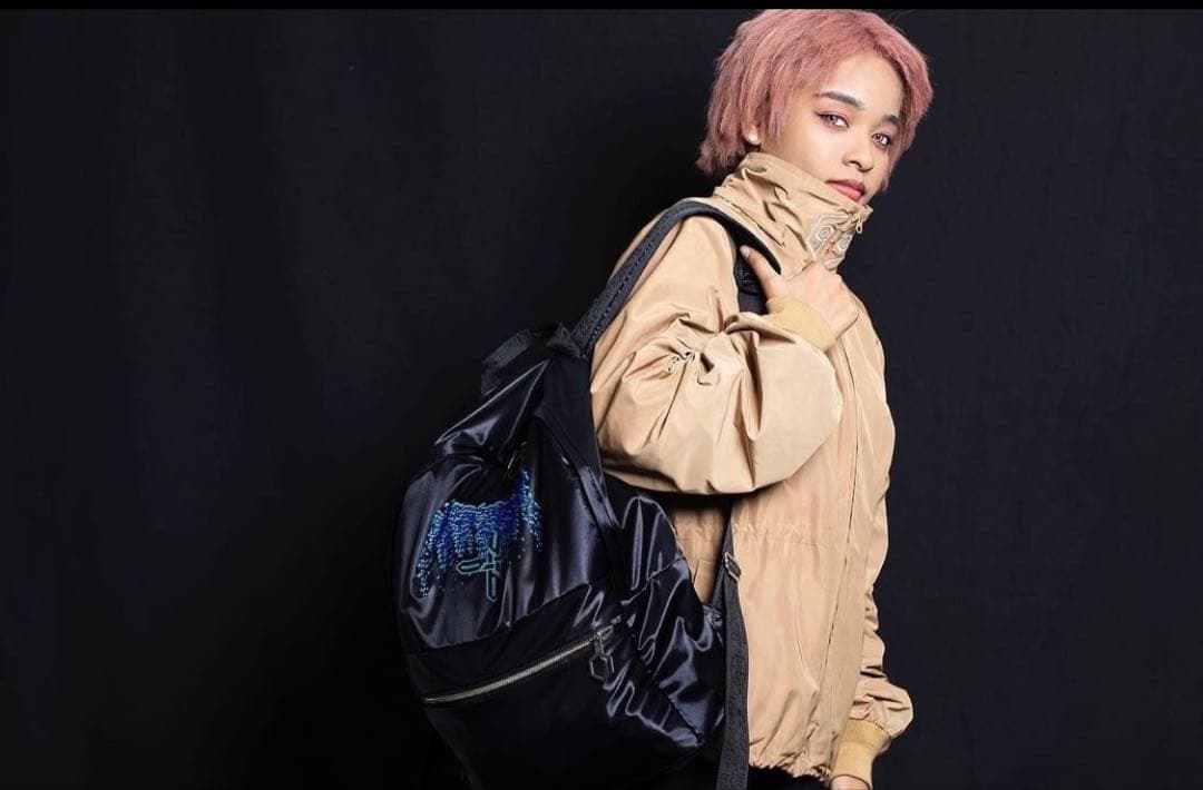 女王蜂　リュック　バックパック