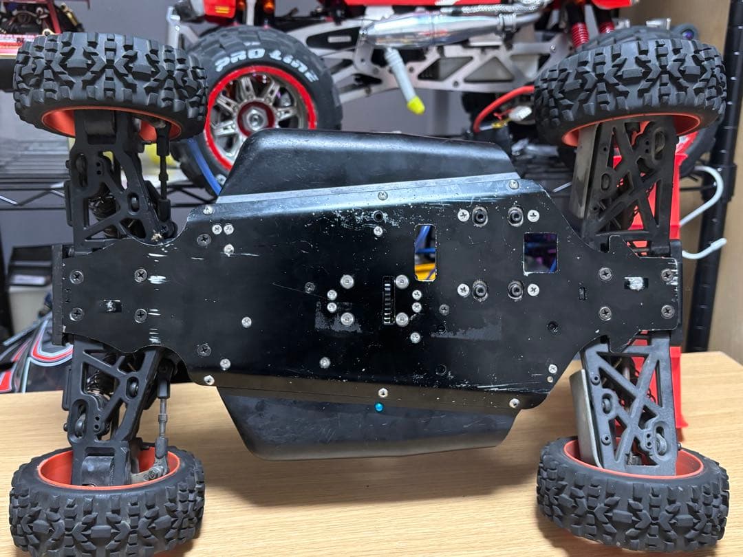 こ*う様 京商 1/8 インファーノ neo 3.0 シャーシ パーツ付き、 ジ