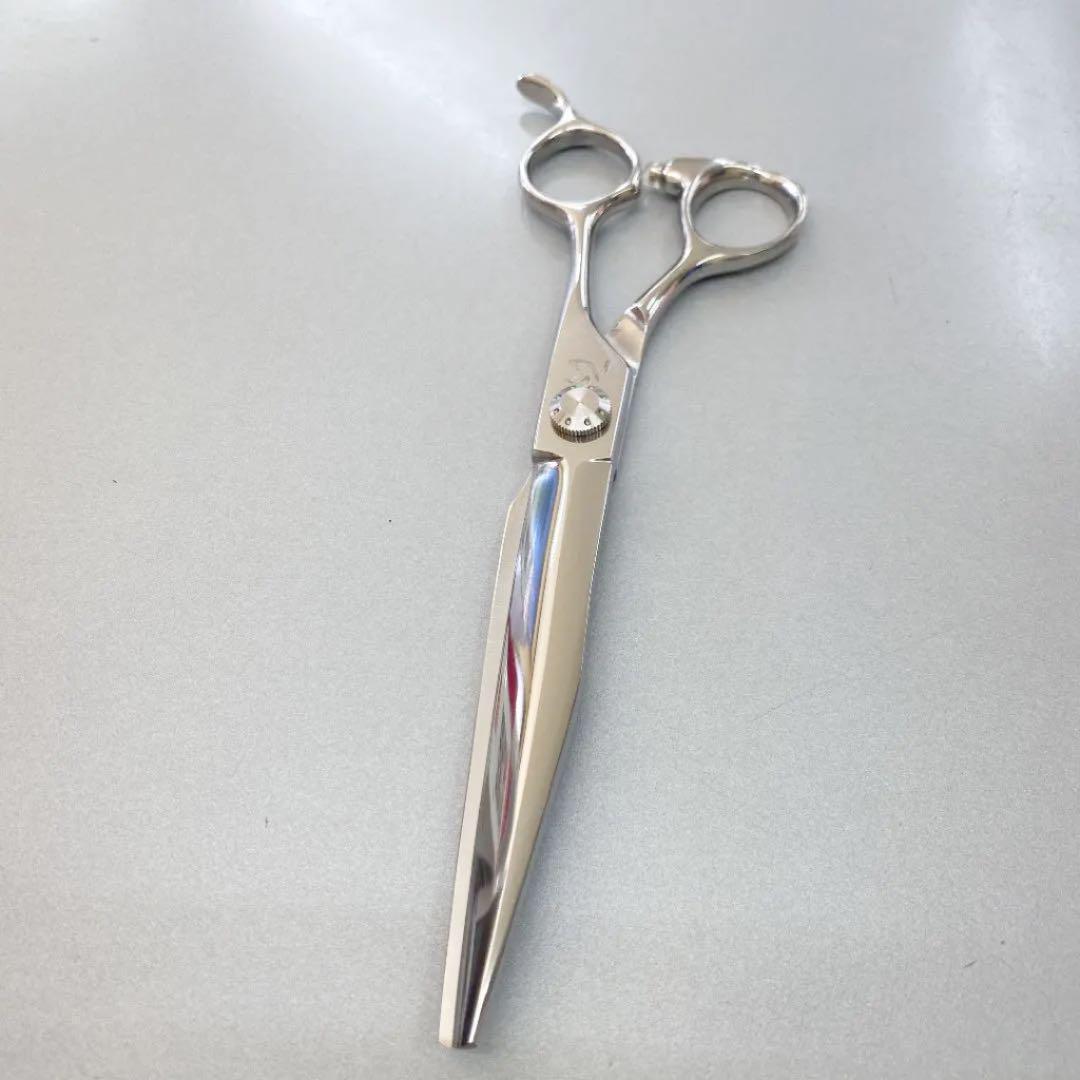 スパスパ切れ味抜群６,７５インチ剣刃シザー　新品　理美容専用はさみ　切れ味抜群！