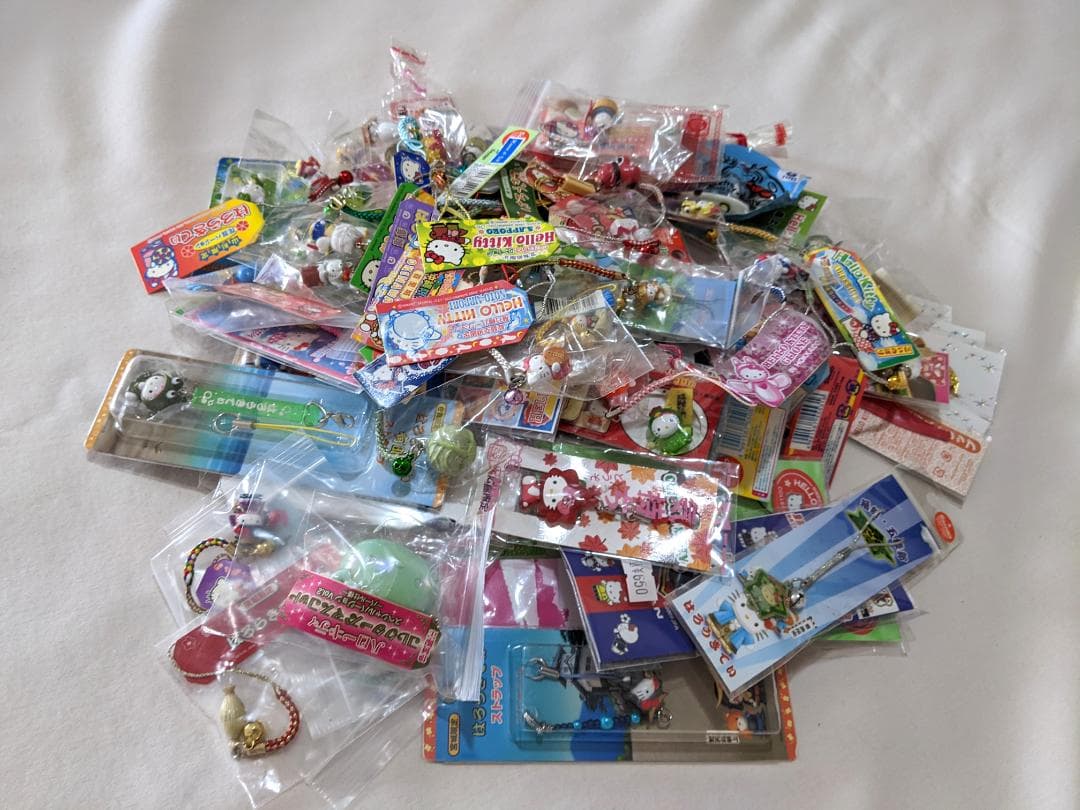 ■ハローキティ　ストラップ　ご当地　根付　非売品もまとめて　レア