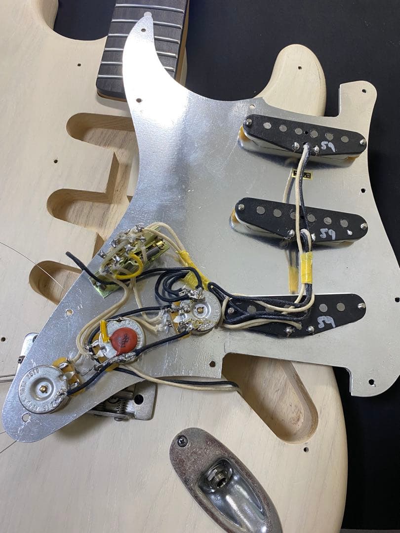 アッシュブロンドストラトキャスター 自作コンポーネント