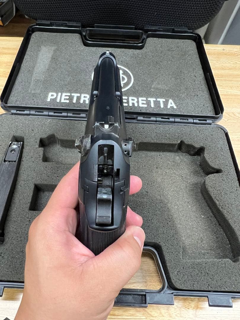 スライド式ガスガン　ベレッタ　日本製