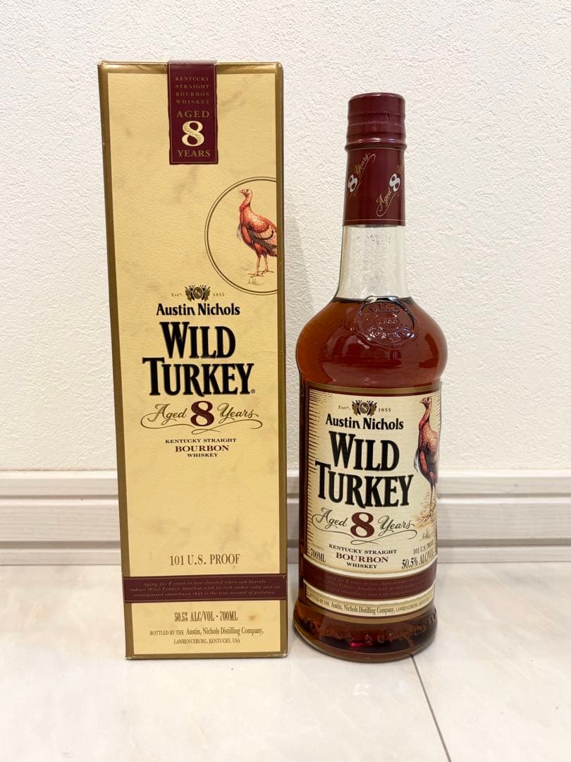 Wild Turkey 8年 バーボンウィスキー 700ml