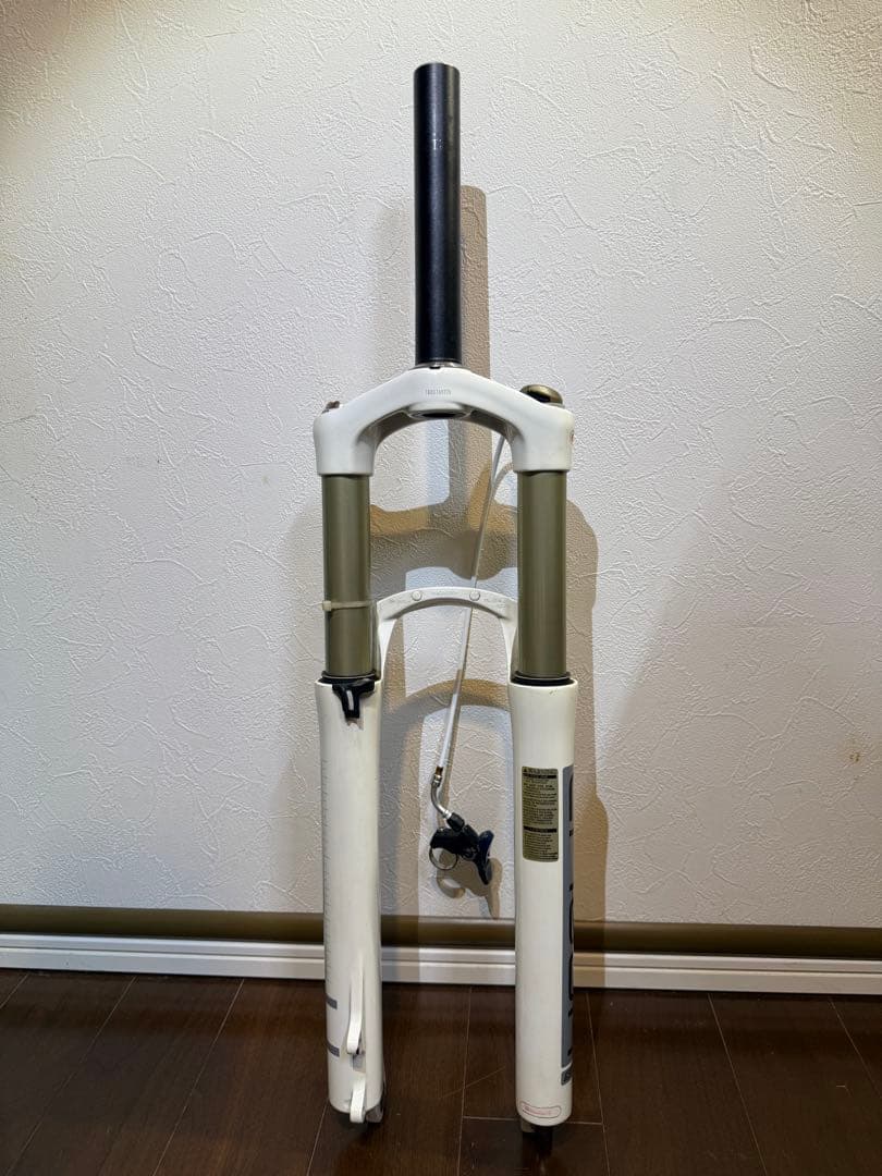 SR SUNTOUR EPCON サスペンション 26インチ クイックリリース式