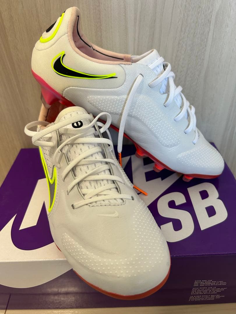 【新品未使用】ナイキティエンポレジェンド9 FG 24.5センチ