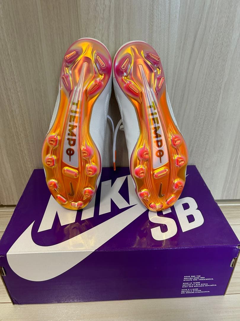 【新品未使用】ナイキティエンポレジェンド9 FG 24.5センチ