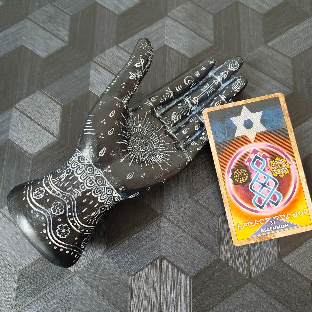 黒い手の置物 ハンドオブジェ