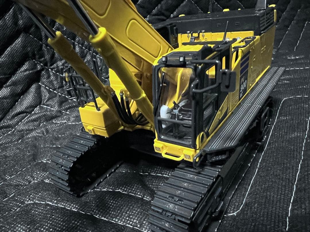KOMATSU コマツミニチュア　pc900LC-11 1/50スケール