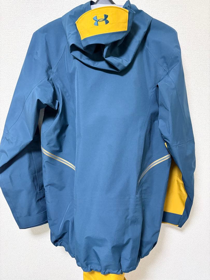 【日本未発売】アンダーアーマー ゴアテックス スキーウェアサイズSM