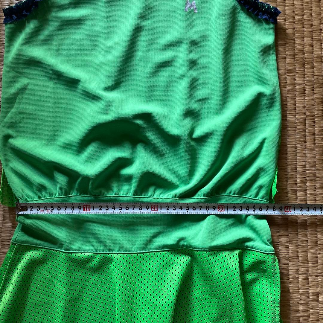 エムクラウン　フリル付き緑色テニスウェア　ワンピース