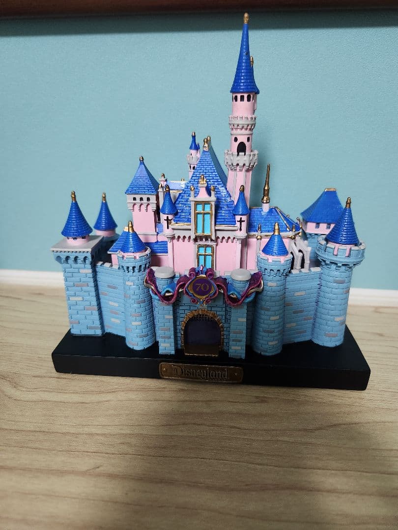 カリフォルニアディズニーランド 70周年　城　フィギュア