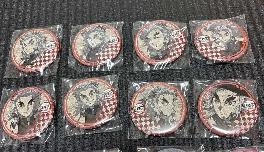 ufotable DINING 鬼滅の刃　無限列車編　お楽しみくじ　缶バッジ